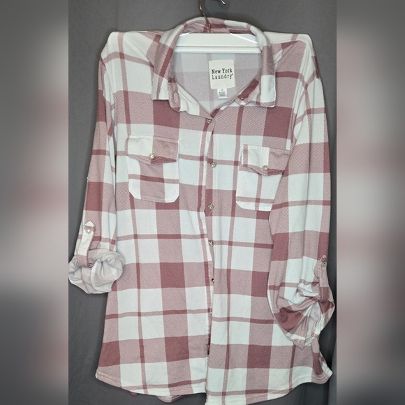 New York Laundry Tops - New York Laundry women's button-down pink and white plaid shirt size XL